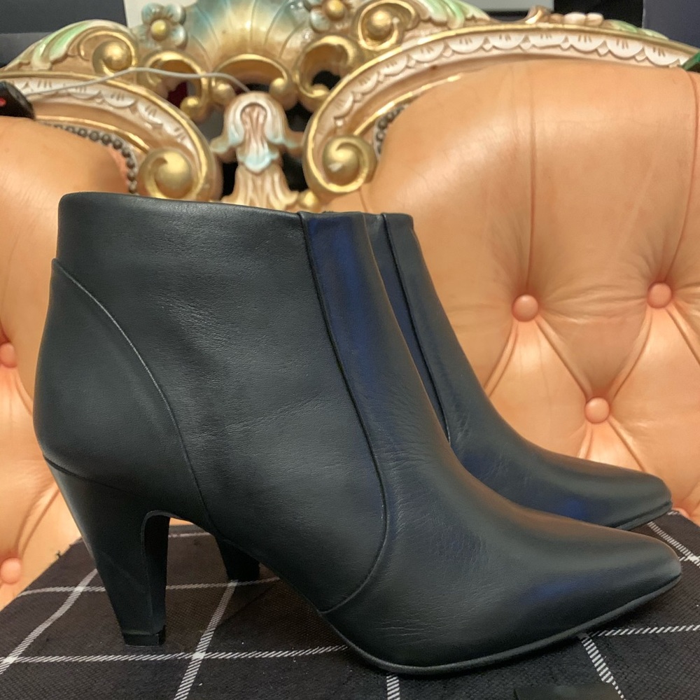 Fabianelli Leather Ankle Bootie Italy SZ 38